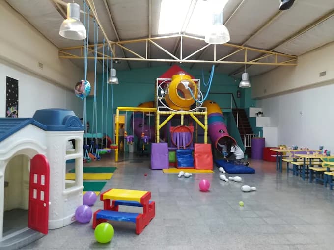 Juego con forma de nave espacial
